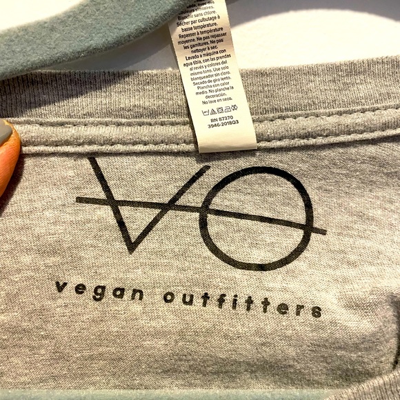 “Vegan AF” Graphic Tee, heather grey, size XL - Picture 4 of 7